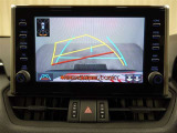 バックガイドモニターで、後方を確認しながら安心して駐車することができます。運転初心者も熟練者も必須の機能ですよ!