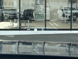 国道1号線に沿い横浜市営地下鉄「三ッ沢上町駅」から徒歩約10分。 BMW Premium Selection 横浜三ッ沢店 / 〒240-0062神奈川県横浜市保土ヶ谷区岡沢町322-3 / TEL:045-612-8488