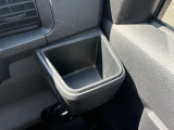 運転席ドリンクホルダー