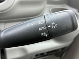 オートライト装備☆暗くなったら自動で点灯しますので付け忘れ防止になりますね☆