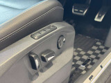 運転席側助手席側ともに電動パワーシート完備!