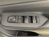パワーウインドウスイッチ、いたずら防止・挟みこみ防止に、ウインドウロックスイッチを使用ください。便利な電動可倒式ミラースイッチ、集中ドアロックスイッチ