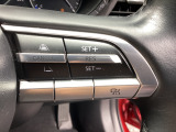 MRCC(マツダレーダークルーズコントロール)は先行車との車間を維持しながら追従走行を行い、長距離でのドライバー負担を軽減させてくれます。