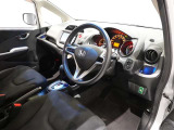 見通しのよいすっきりとした視界で、誰でも運転しやすいです。運転のしやすさは疲れにくさにも繋がりますよ♪