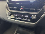 オートエアコンは温度を設定するだけで、自動で風量などを設定してくれます。運転しながら操作も必要ないので、安全性も向上します。
