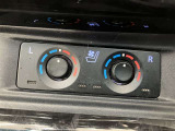 左右独立温度コントロールフルオートエアコンです。運転席、助手席それぞれで独立して温度設定ができます。冷え性の方が乗っても安心ですね♪