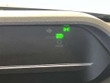 スピードメーター内の警告灯/表示灯を点灯した状態です。