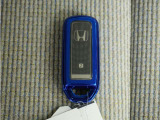 ◆スマートキー◆カギをバッグやポケットに入れたままでもドアロックの開閉ができる『スマートキー』付き!雨天や暗くなってもカギを取り出す必要がなくドアの開錠&エンジンも始動できます