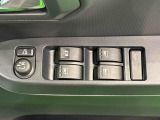 電動格納ミラー付き!ボタン一つで、ドアミラーを収納できますよ!