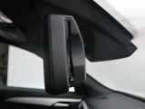 【ルームミラー一体型ETC】BMWといえばルームミラー一体型のETC。ドライバーから差し込めるかたちになっておりますので、差し忘れの際も慌てずにご利用いただけます。
