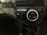 オートエアコンの温度設定等の操作スイッチです。外の天気や気温に合わせて車内を自分に合った温度設定にすることが出来るので快適なドライブが楽しめますよ!!