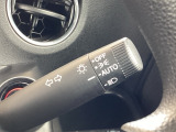 オートライト機能を備えており、周囲の明るさに応じてヘッドライトが自動で点灯・消灯します。夜間やトンネル走行時も安心です。