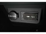 USB接続端子他&12V120Wアクセサリーソケット