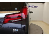 『U-Carつるた店はサービス工場も併設』 ※3ストール設備で買った後の整備も安心です※ 『U-Carつるた店はau携帯ショップも常設』 ※営業時間 AM9:30-PM5:00まで※