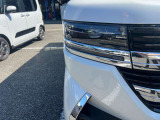 オートマチックハイビーム搭載。 先行車や対向車のライトを認識し、ハイビームとロービームを自動で切り替え、夜道の視界を確保します。