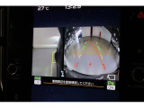 バックカメラ&左サイドカメラもついておりますので、車庫入れ時の後方視界、及び、左前の車輪周辺の死角をサポートします