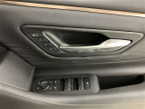 パワーウィンドウです!運転席でラクラク操作!元気なお子様やワンちゃんのイタズラも防いでいただけますよ。