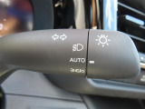 AUTOの位置にセットしておくと、暗くなったら自動でライトの点灯をサポートしてくれます!高速道路でのトンネル通過時など便利です!