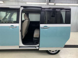 両側パワースライドドア付き!狭い駐車スペースなどでの乗り降りラクラク♪小さなお子さまのいるご家庭には嬉しい装備です。