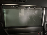 【ロールサンシェイド】まぶしい光を軽減し、心地よい車内に♪ロール式なので開け閉めも容易にできます!