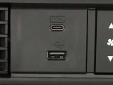 充電用USB端子(タイプC)・通信用USB端子(タイプA)