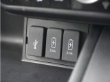 ◆USBチャージャー◆使いやすい場所に装備されています。