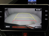 バックモニター装着車は後退時の強い味方です♪車庫入れや縦列駐車の際、後退操作の参考になるガイドラインをナビ画面に表示します。