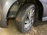 各タイヤの溝もまだまだ残っております。