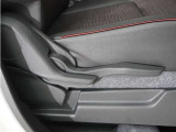 ◆シートハイトアジャスター◆運転席を上下に高さ調節ができます!運転ポジションを体格に合わせてシート調整できます。