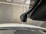 【別途SDカードの購入が必要です。また社外品は保証対象外となります。】運転中の映像・音声などを記録して、交通事故やトラブルが起きた時の正確な状況把握に役立つドライブレコーダーが装着済。