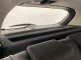 トノカバー付き。荷室のプライバシーを守ってくれます。見た目もスッキリ、防犯性も高まります。
