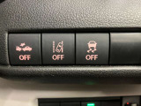 【運転席インパネスイッチ】安全装置関係のスイッチも操作しやすい位置に配置されています。
