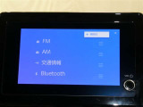 話題のディスプレイオーディオ装着。Bluetooth接続、ラジオチューナー、USB端子等、お気に入りのメディアを再生すれば車内は、まるで貴方専用のオーディオルームです。