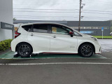 納車前には当社整備工場にて、日産整備士が、整備を実施。安心してお乗り頂けますようお渡しさせていただきます。
