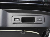 ◆予約クローズ機能付きパワーテールゲート◆キーや運転席のボタン、ハンズフリー機能など多彩なアクセスで自動開閉できます。