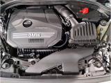 BMWのエンジンは世界的にも認められている高性能エンジンです。レスポンスがよく高回転型の心地よい吹きあがりなど駆け抜ける歓びのキーになる部分でございます。