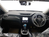 【内装】専任のスタッフが車内を隅々までクリーニング。清潔で綺麗なお車をお届けできるよう一層心掛けております。