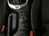 コマンダーコントロール 手もとを見ることなく操れるようシンプルで使いやすく安全運転に一役。