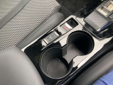 ドリンクホルダーもお二人分ございます