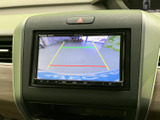 バックカメラ連動で、駐車の際に後方を確認しやすく、安全運転をサポートします。運転の負担を軽減します。