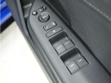 ◆パワーウィンドウスイッチ◆運転席から全席の窓の開閉操作を行うことが出来いつでも換気ができます!