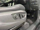 パワーシート搭載。微妙な調整が手軽にでき、ピッタリのポジションで運転することが可能です。