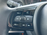 ステアリングにオーディオ調節可能なスイッチが装備されていますので運転中でも視線をそらさずにオーディオの調節が可能です!