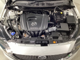 SKYACTIV-G搭載!爽快なパワーフィールと低中速の豊かなトルクによる実用域での扱い易さを是非体感して下さい!エンジンルーム内の清掃も行き届いております♪