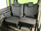 【スライドシート】後席にもスライド機構があることで、細やかに荷室スペースを確保!日常の様々なシーンに対応します♪
