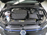 ●Volkswagenを知り尽くしたスペシャリストが隅々まで整備●各モデルの情報がインプットされた専用テスターで過去の細かな不具合を確認。モデルごとや部位ごとに専用スペシャルツールを用いて整備します。