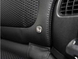 ◆ISOFIX◆シートベルトいらずでチャイルドシートと固定金具を連結するだけでガッチリ固定できます。