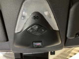 急な体調不良時も、ヘルプネットボタンを押すだけでヘルプネットセンターのオペレーターに繋がります。なお無償でのご利用期間は限定されています。サービスの詳細は販売店スタッフまでお尋ねください。