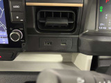 便利な充電用USBジャックも付いています☆周辺機器の充電にご利用頂けます☆