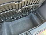 トランク下には大きな収納スペースが有りさらにたくさんの荷物が積めます
